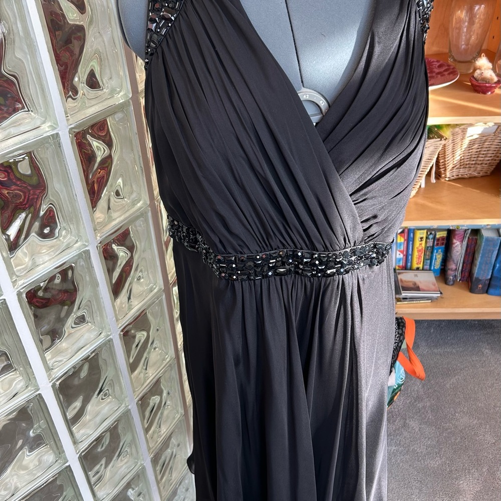 Carmen Marc Valvo Elegant Black Maxi Dress